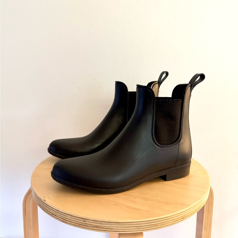 Sam Edelman black Chelsea rain boot size 9.